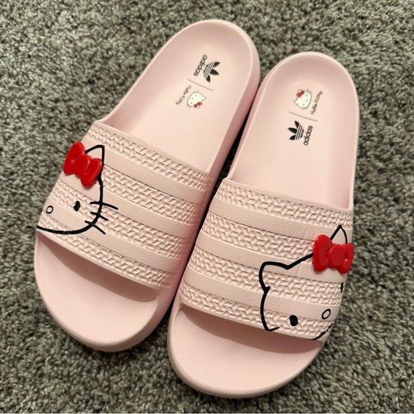 ADIDAS Adilette Ayoon Hello Kitty - Picture 1 of 10